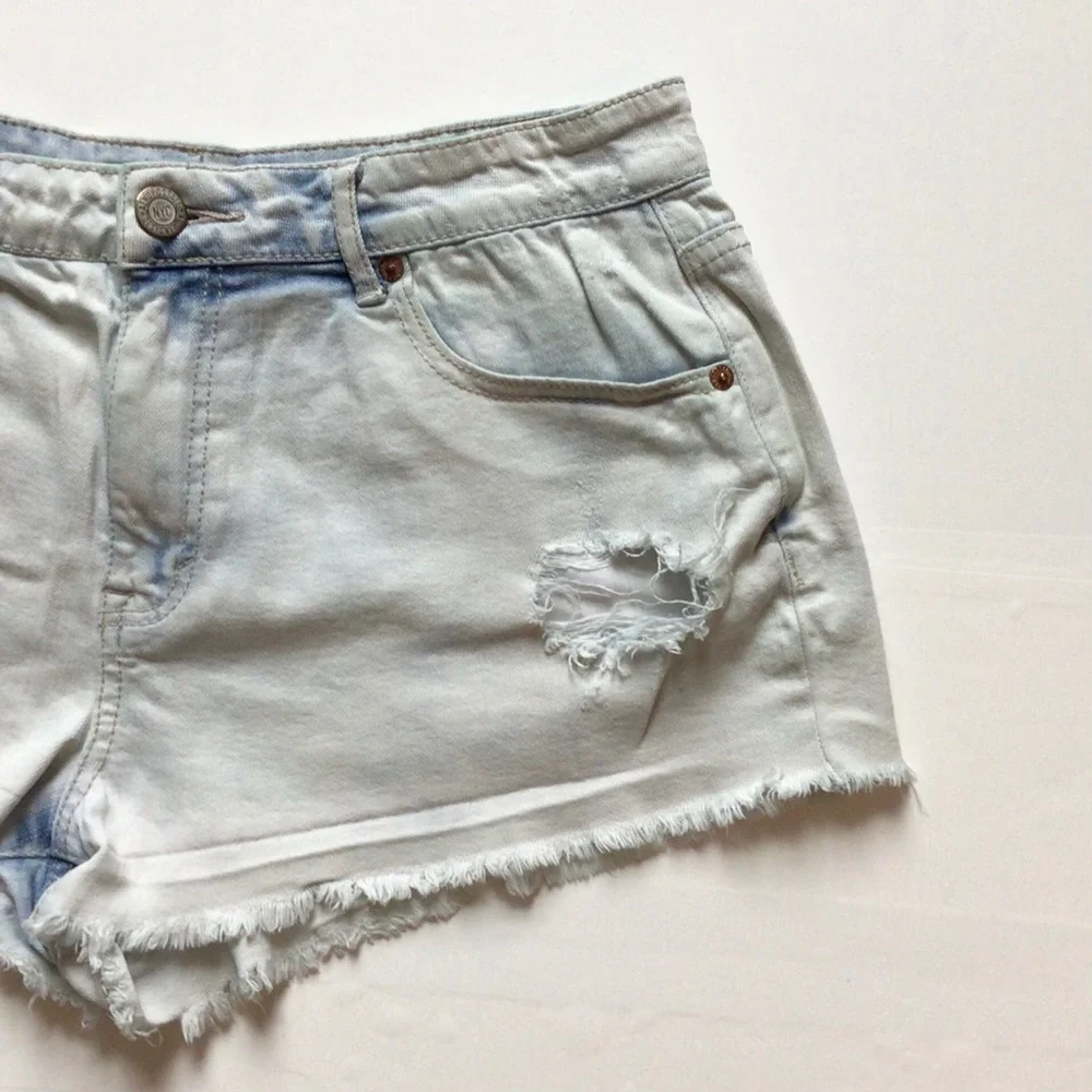 Aeropostale High Waist Shorty Light Distressed Raw Hem 10